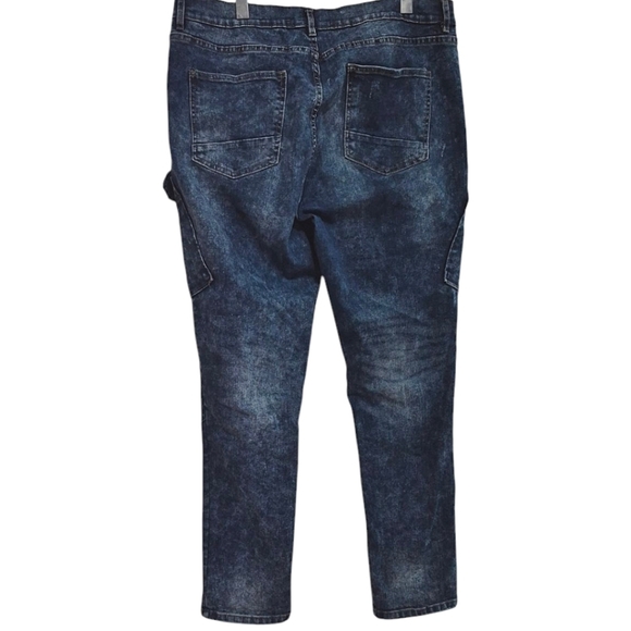 Forever 21 Men's Cargo Jeans Sz 38 Distressed Blue Denim - Picture 2 of 7